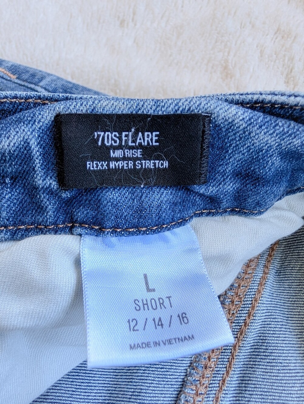 Express 70s Mid Rise Flare Leg Jeans - Picture 5 of 5
